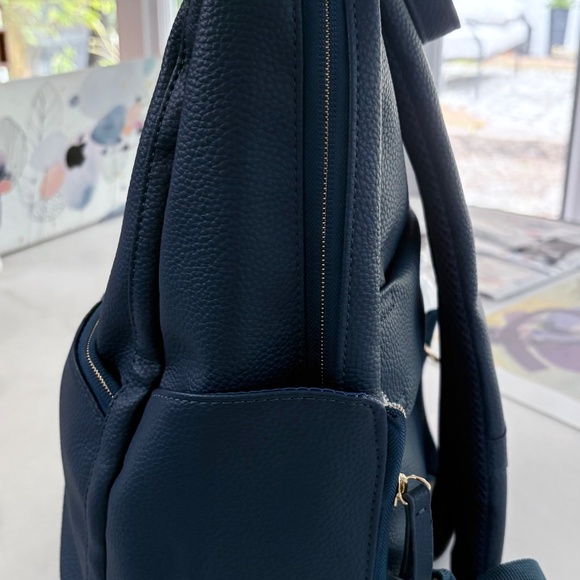 Swissgear Faux Leather Laptop Backpack - Picture 3 of 7